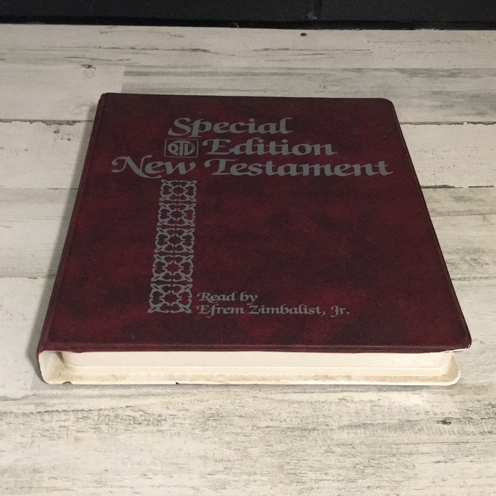 Special Edition New Testament on cassette tapes (16) read by Efrem Zimbalist Jr